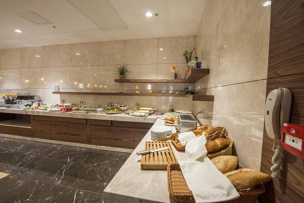 Ramada By Wyndham Gemli̇K Hotel Gemlik Kültér fotó